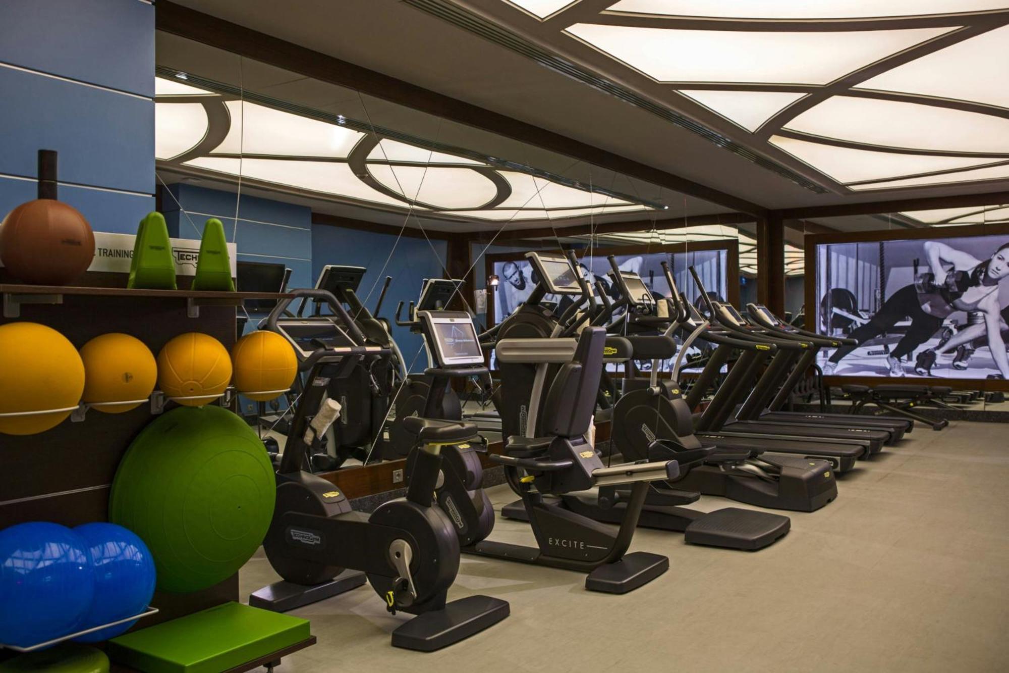 Renaissance Hotel 5*